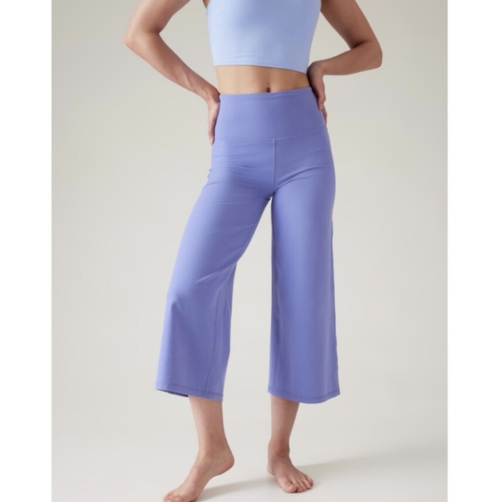 Athleta Elation Wide Crop Elation Women's Size Small